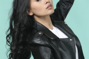 प्रदीप खड्कासँग जोडी बाँधिदै रेनु योगी