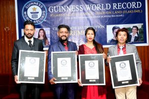 गिनिज बुक अफ वल्ड रेकर्ड होल्डरलाई पर्यटन मन्त्रीले दिए सर्टिफिकेट