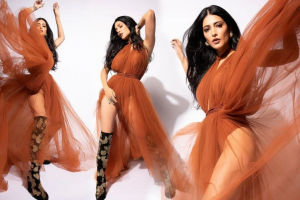 यी हिरोसँग आपत्तिजनक अवस्थामा बसेको देखिएकी थिइन् श्रुति हसन, सेटबाट लिक भएका थिए बोल्ड तस्बिर