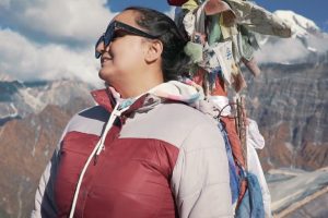 उड्नु छ आज भन्दै आईन गायिका सीमा  संग्रौला