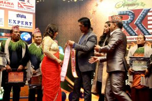 महानायकले दिए करिष्मा मानन्धरलाई महानायिकाको उपाधि