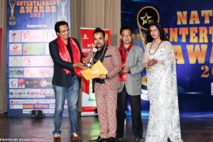 बालकृष्ण पोखरेलले पाए सर्वोत्कृष्ट योङ ईभेण्ट इन्टरपेनरको अवार्ड