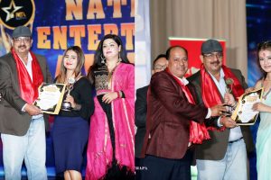 हिराकाजी थापा र नागेन्द्र श्रेष्ठ एउटै गित बाट ६ वटा विधामा अवार्ड चुम्न सफल