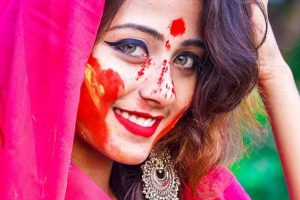 कुन देशमा कसरी मनाइन्छ होली ?