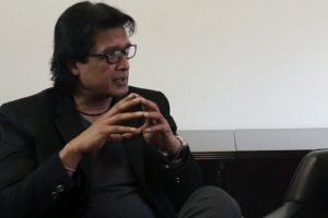 म कलाकार भए भनेर बुवाको गुनासो थियो मृत्यु हुने दिन म सँग नबोली जानु भयो मैले कैले खुशी दिनै सकिन (भिडियो सहित)