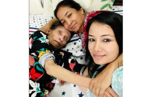 फेसबुकमा सार्वजनिक भयो प्रचण्डपत्नीको यस्तो तस्वीर