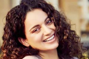 अदालतको ढोकामा कंगना