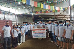 समाजवादी ट्रेड युनियन महासंघद्वारा श्रमिकलाई स्वास्थ्य सामाग्री वितरण