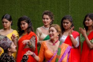 एलिना, समिक्षा, रचना, बेनिशा र अनिताको तीज गीतमा छमछमी