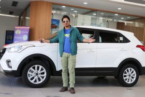 ४९ लाखमा कार किनेपछि प्रकाश सपुत लेख्छन,‘कलाकार मात्रै भएर पनि कार चढ्न सकिन्छ है ।’