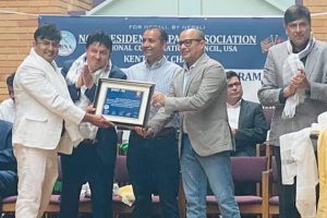 एनआरएनएद्धारा चलचित्र निर्देशक सुमन दाहालसहित विभिन्न व्यक्ति सम्मानित