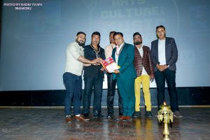 बर्षको सर्बोत्कृष्ट संगीतकारको अवार्ड हात पार्न सफल भए शिखर सन्तोष