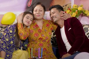 रानीको ‘मेरी आमा’मा छल्किएको गौरी र गीताको माया