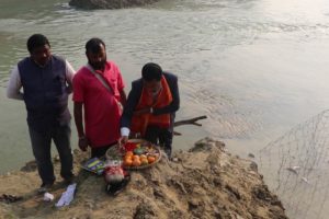 वडाअध्यक्ष अनिल ठाकुरको पहलमा २ करोडको तटबन्धन निर्माण सुरु