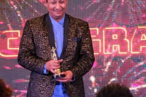इभेन्ट निर्देशक धिरज तन्डुकरलाई ‘बेस्ट नेशनल डिरेक्टर’ अवार्डबाट सम्मानित