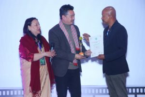 अभिनेत्री भुवनलाई ‘सोसल मिडिया कलाकर्मी सम्मान’,  अवार्डमा बेलुन उत्कृष्ट