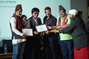 दीपकराजको शैली : बोल्न नडराउने, मिल्न नछाड्ने