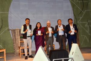 विजय हितानको उपन्यास“लाहुरेको रेलीमाई ” विमोचन