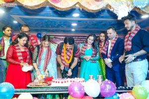 उमा श्रेष्ठको निम्तो स्वीकार्दै सालघारीमा भेटिए लोक दोहोरी गायक प्रेमराज महत’