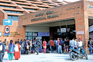 दशैंमा विदेशबाट नेपाल आउँदै हुनुहुन्छ ? यी हुन् ल्याउन पाइने र नपाइने सामानहरू