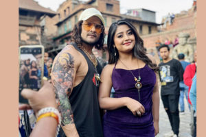 काठमाडौंमा खेसारीलालको फिल्म छायांकन, मोडल उषा उप्रेतीसँग देखिए रोमान्टिक