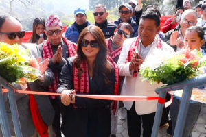 अभिनेत्री राउतले गरिन् चोभारमा क्यानोपी जिपलाइनको उद्घाटन