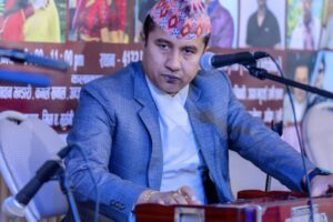 सर्वोत्कृष्ट लोकदोहोरी गायकको अवार्ड गायक राजु ढुङ्गेललाई