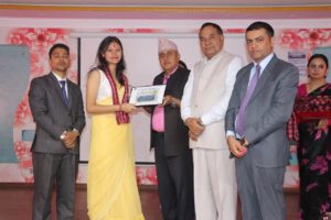 एभरेष्ट कलेजले गर्यो कक्षा १२ का परीक्षा दिएका  विद्यार्थीहरुलाई विदाई