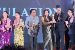 नेपाली म्युजिक भिडियामा गरेको योगदानको कदर गर्दै पोखरेल सम्मानित