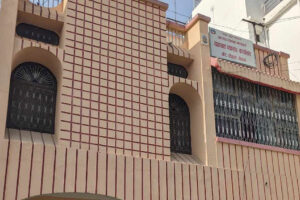 यातायात कार्यालय गौर दलालको केन्द्र, २ जना पक्राउ