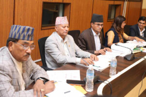 सहकारीलाई व्यवस्थित गर्न नियमनकारी निकाय बनाउन गभर्नर अधिकारीको सुझाव