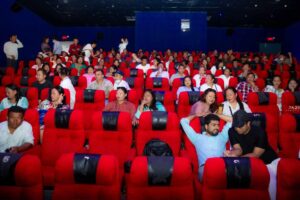 धरानमा ‘खोक्पा’ र ‘बाध्यता’ एकसाथ प्रदर्शन, धरानेहरुले दिए उत्साहित प्रतिक्रिया