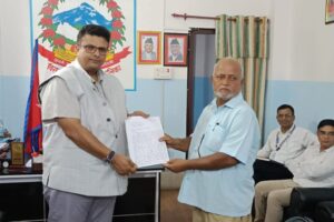 हिमालय रोडका व्यापारीले महानगरमा बुझाए ज्ञापनपत्र