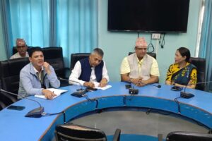हुलाकी सडक फागुनभित्र कालोपत्रे गरिसक्ने निर्माण व्यवसायीको प्रतिबद्धता
