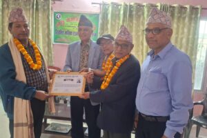 साहित्यकार बुढाथोकीलाई खोटाङ सामाजिक सेवा मञ्चको सम्मान