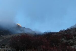 गणेश हिमालको आधार शिविर नजिक कर्मचारीसहितको टोली फस्यो, केही बिरामी,सेनाको हेलिकप्टरबाट उद्धारको प्रयास