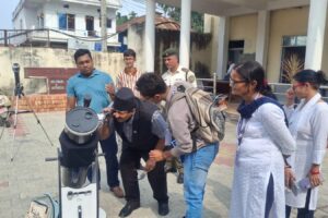 मेयर कोइरालाद्वारा टेलिस्कोपमार्फत सूर्यको अवलोकन