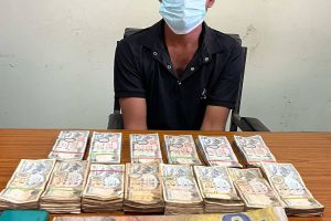 अबैध १० लाख रूपैयाँसहित भारतीय नागरिक पक्राउ