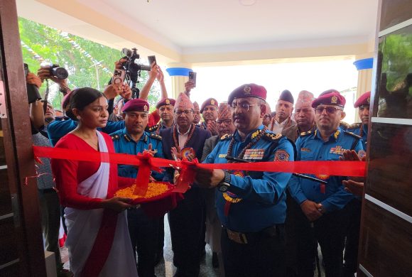 धनकुटामा नवनिर्मित प्रहरी भवनको प्रहरी महानिरीक्षक थापाद्वारा उद्घाटन