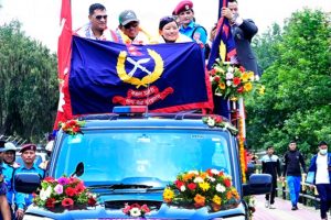 सगरमाथा आरोही प्रनानि शेर्पा बढुवाको दर्ज्यानी चिन्हद्वारा सुशोभित