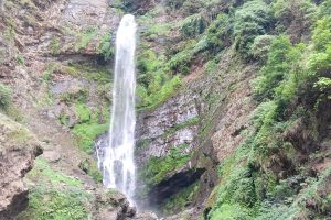 आकर्षक पर्यटकीय गन्तव्य पोकली झरना