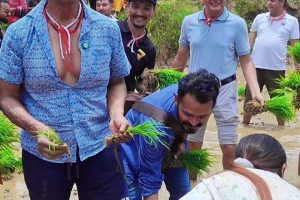 महानायक राजेश हमालको उपस्थितिमा विश्वकै पहिलो कृषि रियालिटी गेम शो ले मनायो धान दिवस ( फोटो फिचर )