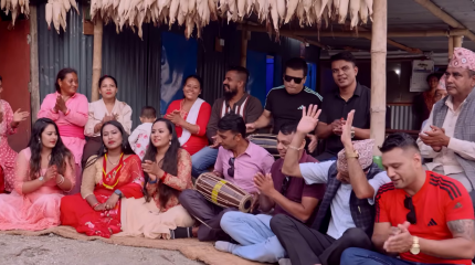 गोबिन्द घोरासैनी र शारदा रसाइलीको स्वरमा आयो “दिल चोरेर फरार छे लुरी (भिडियो सहित)