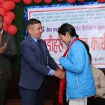 स्वर्ण पदक बिजेता खेलाडीलाई सेभ गार्ड फोर्सले गर्यो नगद सहित सम्मान