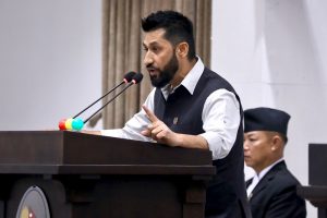 संसदको पहिलो बैठकमा कुन दलका नेताहरुले के भने ?